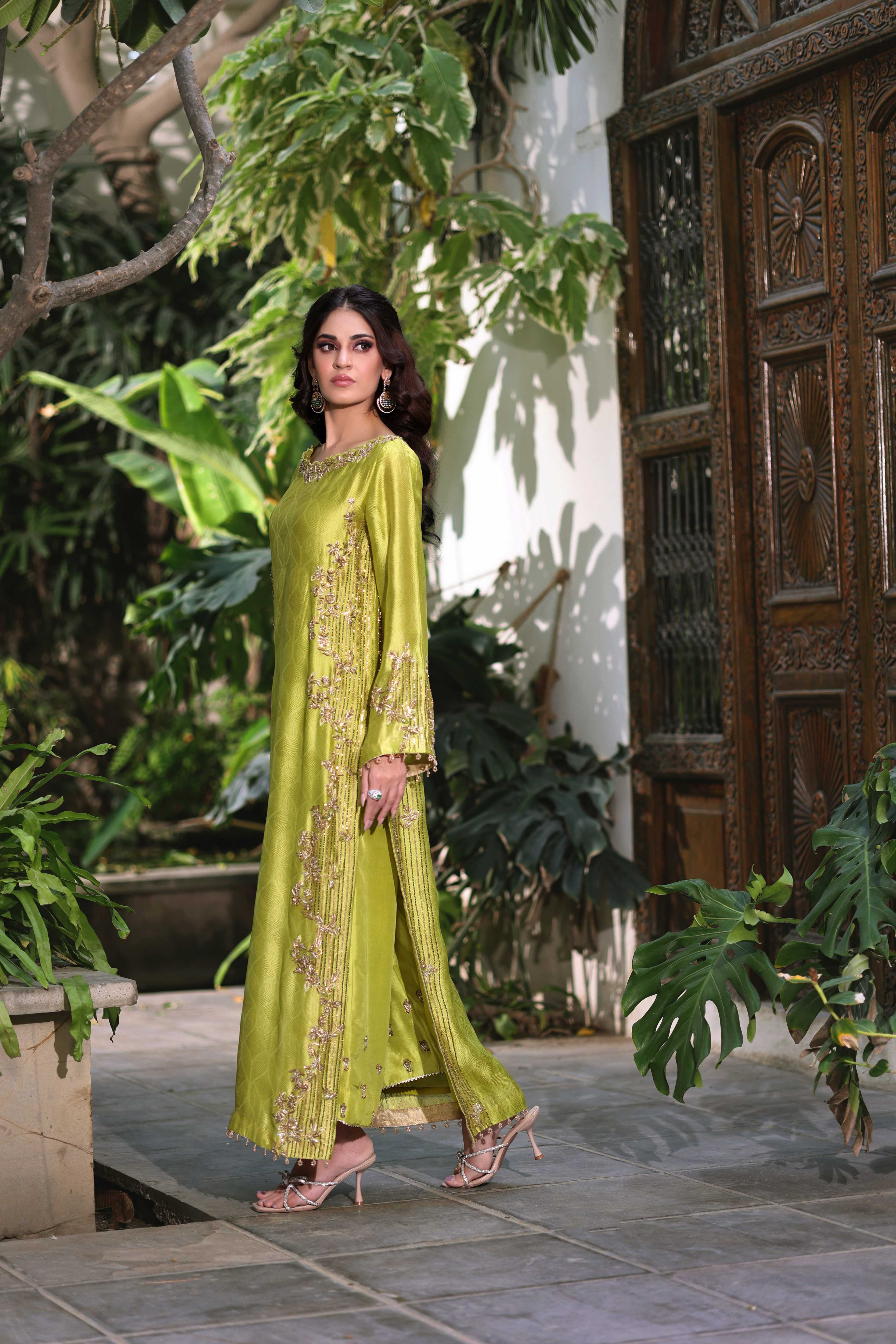 Metallic Chartreuse & Deep Navy Nur Ensemble