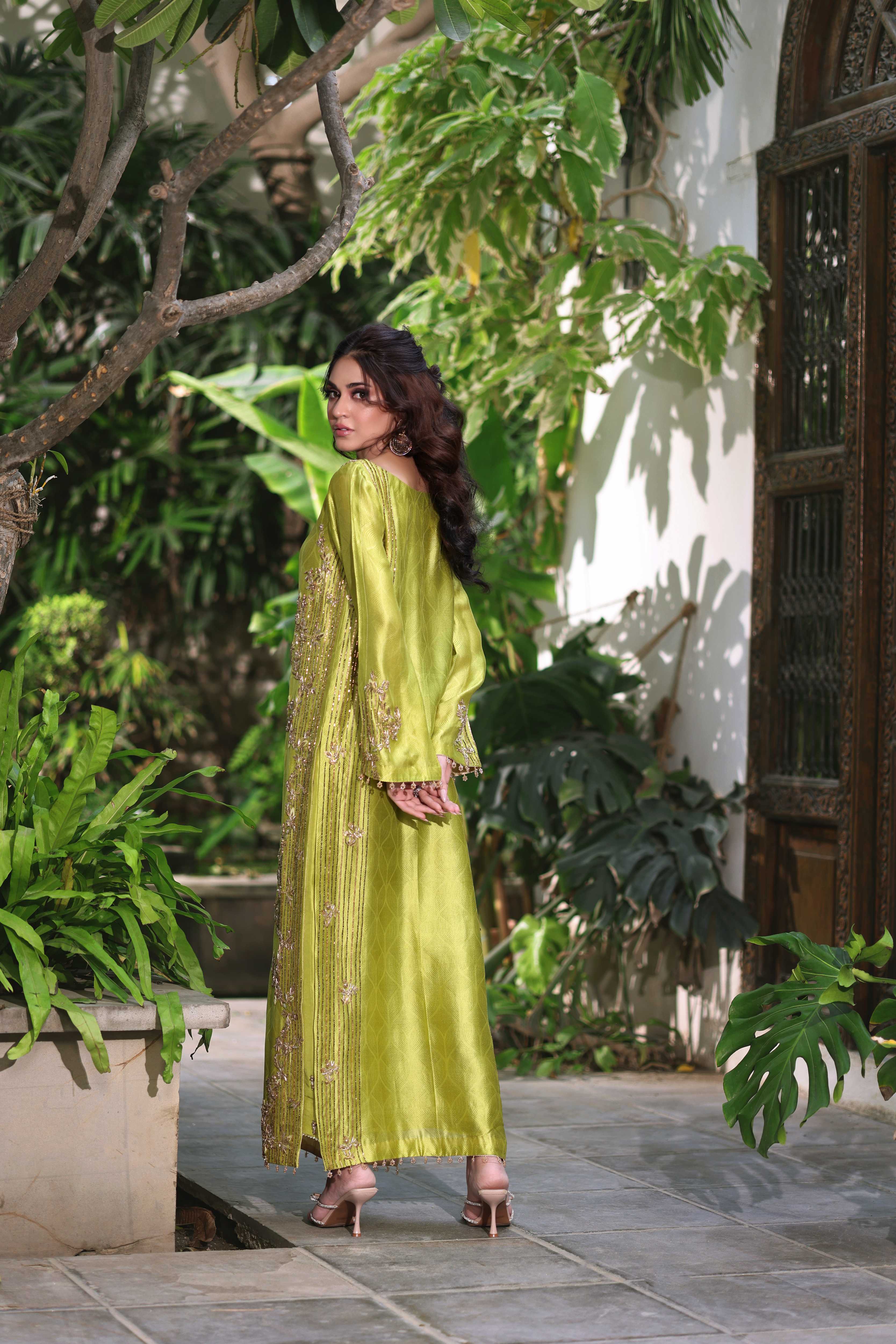 Metallic Chartreuse & Deep Navy Nur Ensemble