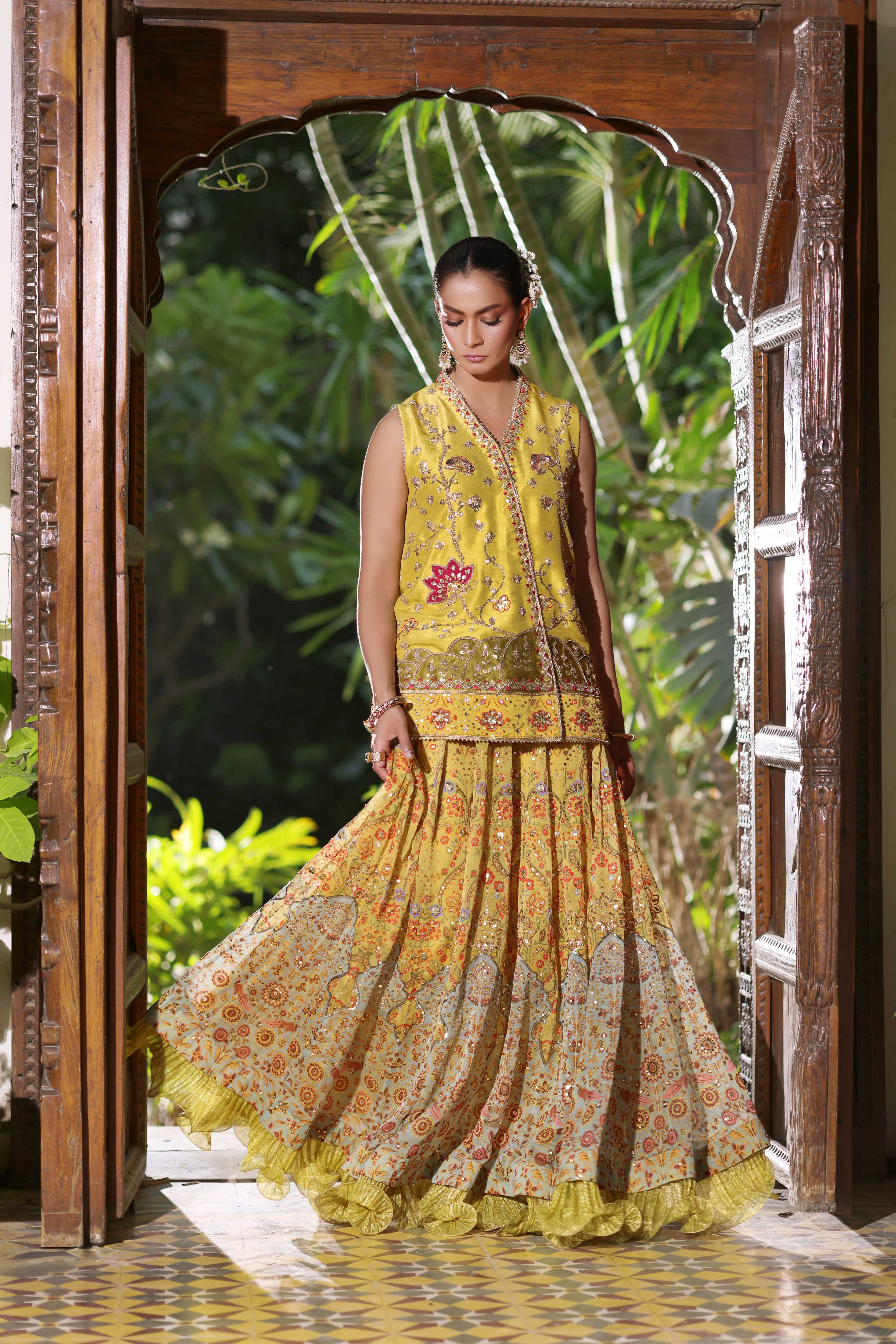 Nur-e-Amber Lenga Set