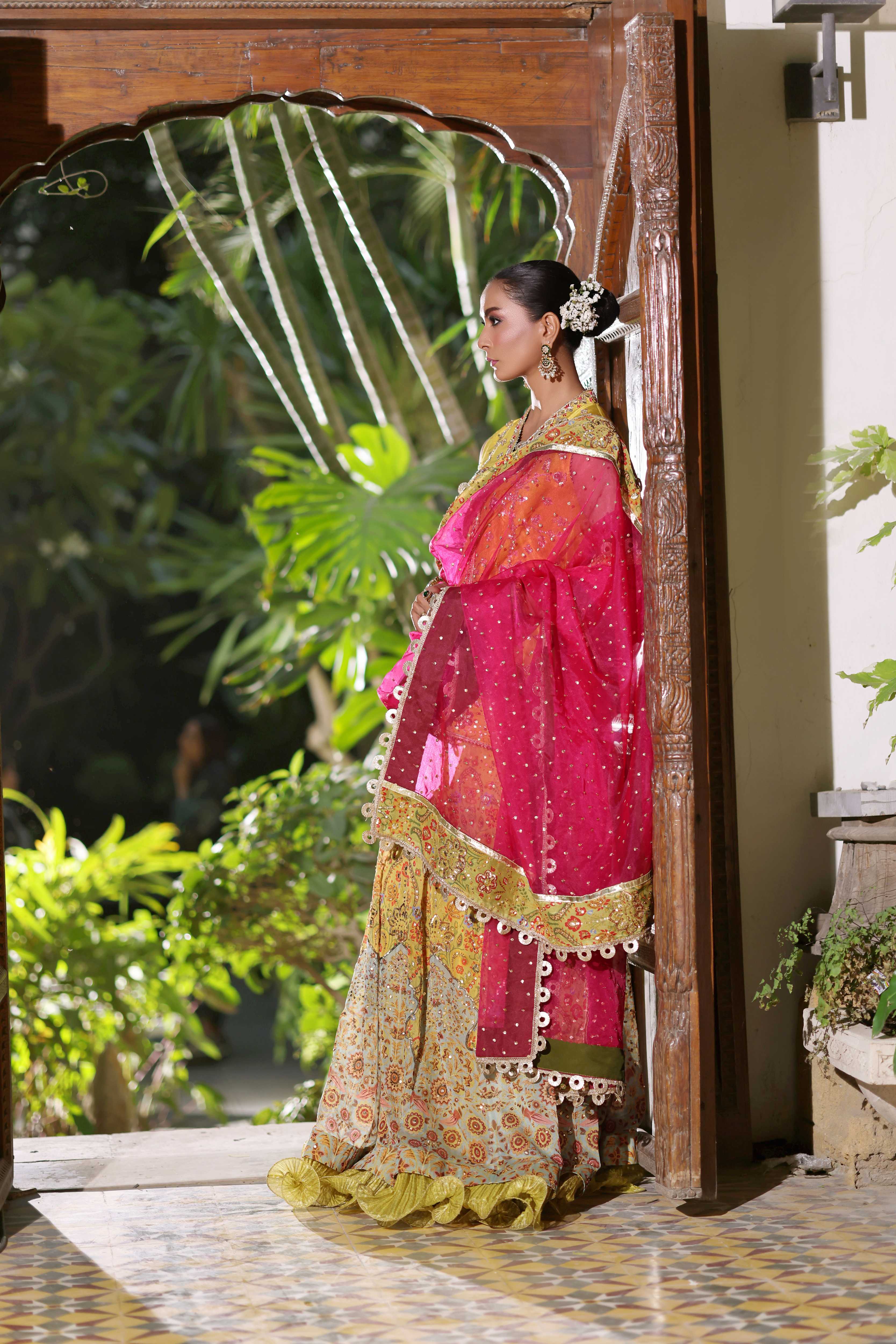 Nur-e-Amber Lenga Set