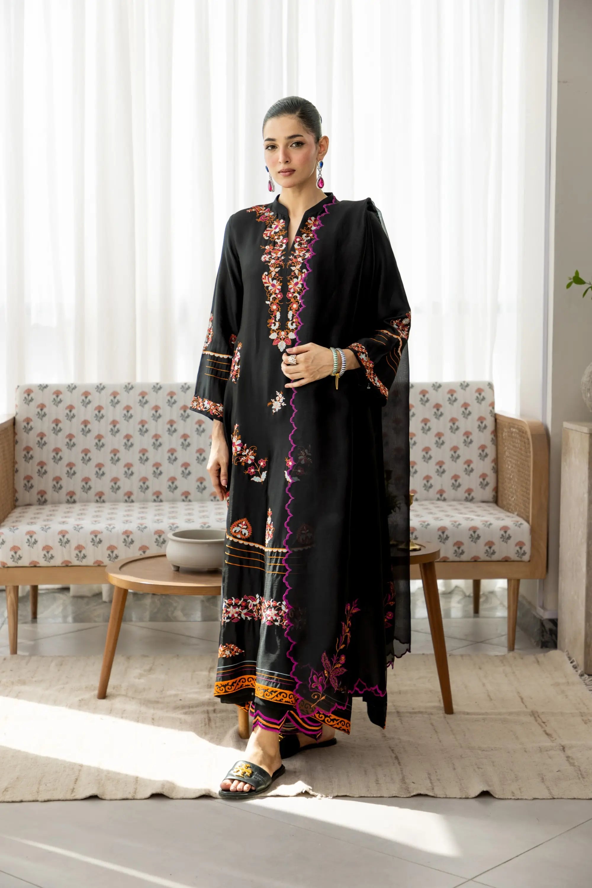 Noir Sanam Kaftan