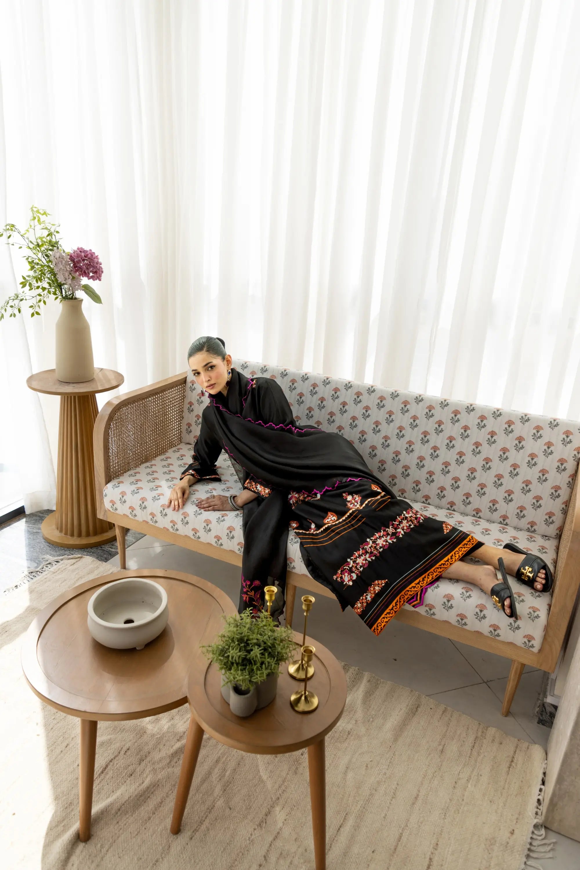 Noir Sanam Kaftan