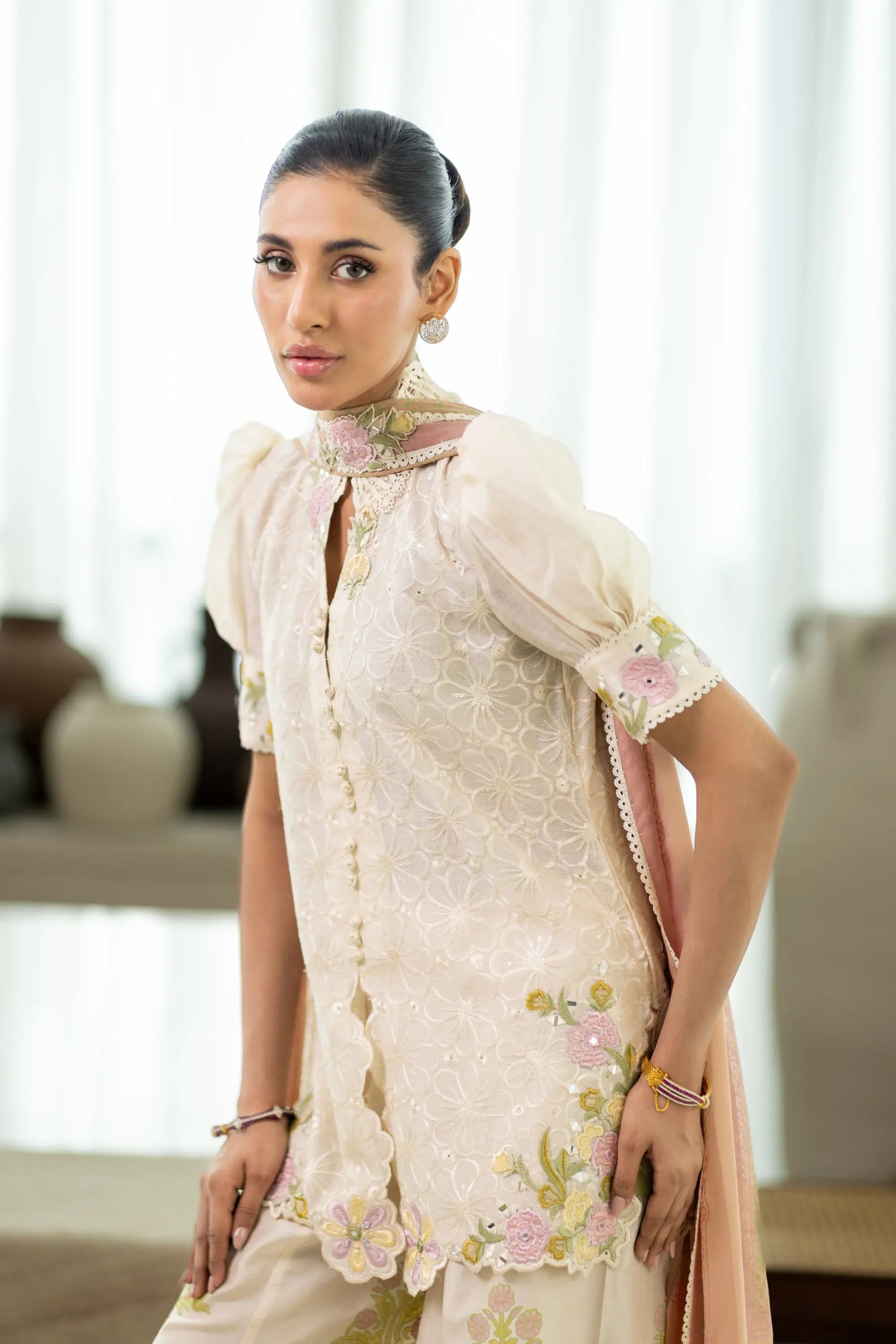 Ivory Fleur Sanam
