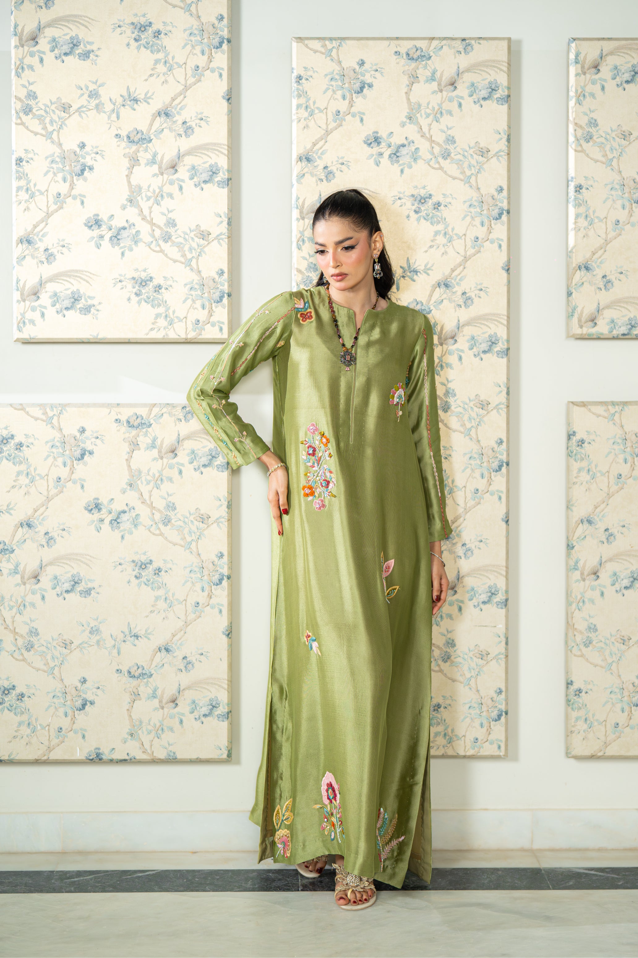 Pista Embroidered Lyra Set