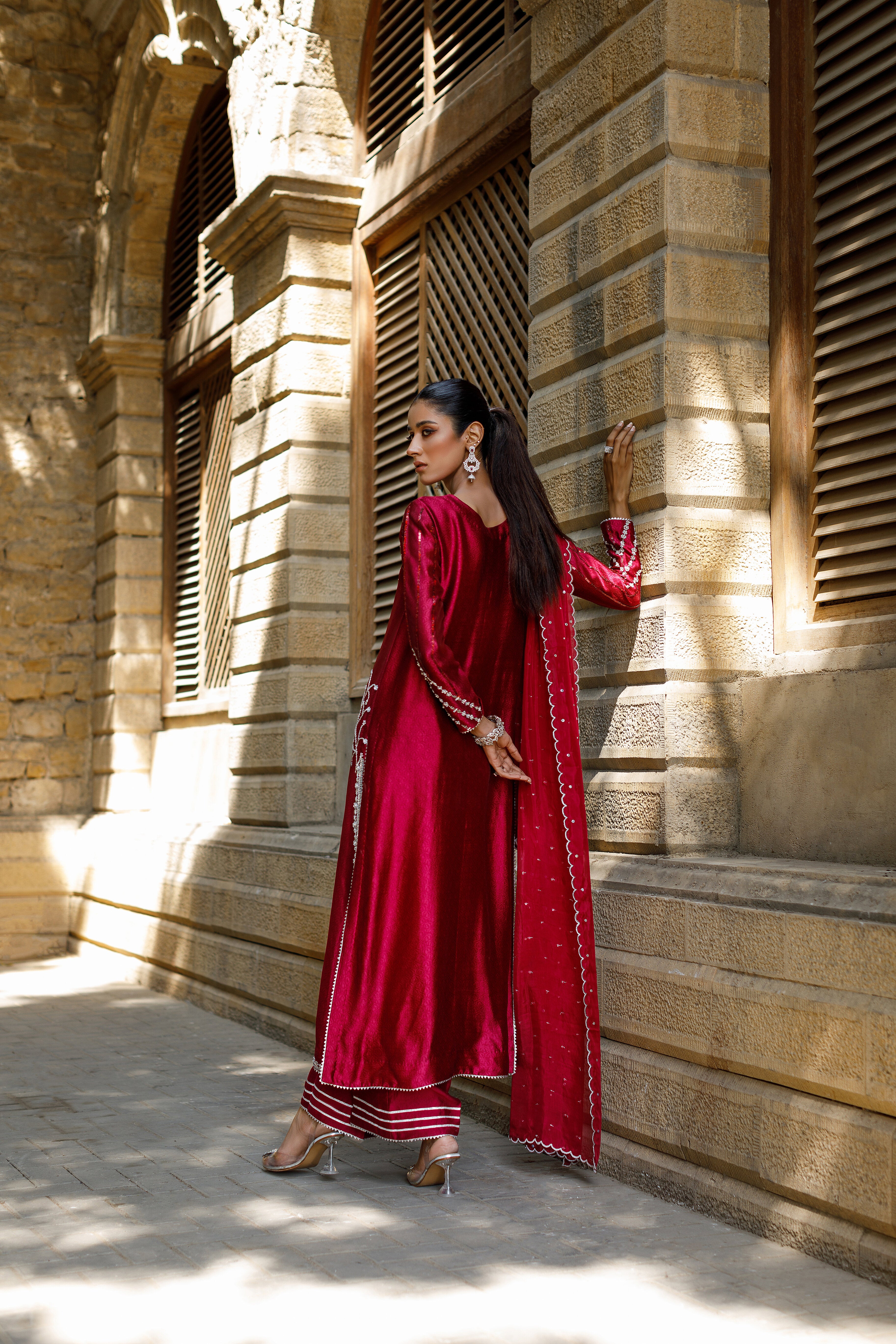 Burgundy Sheesha Jora