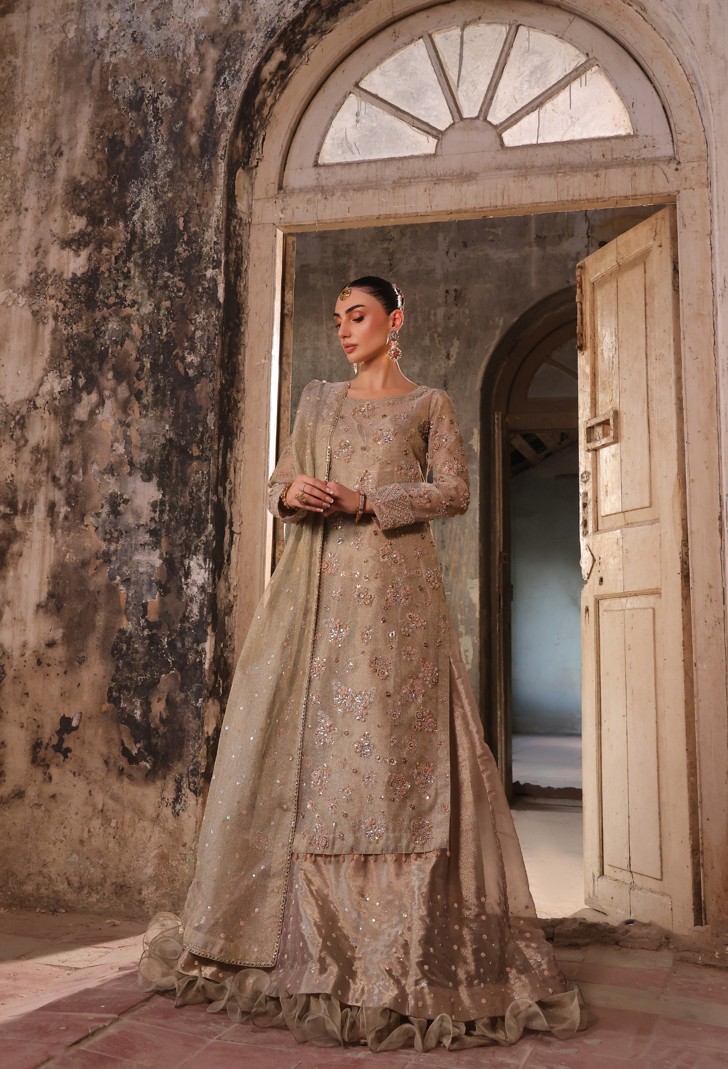 Ivory Elan Bano Outfit