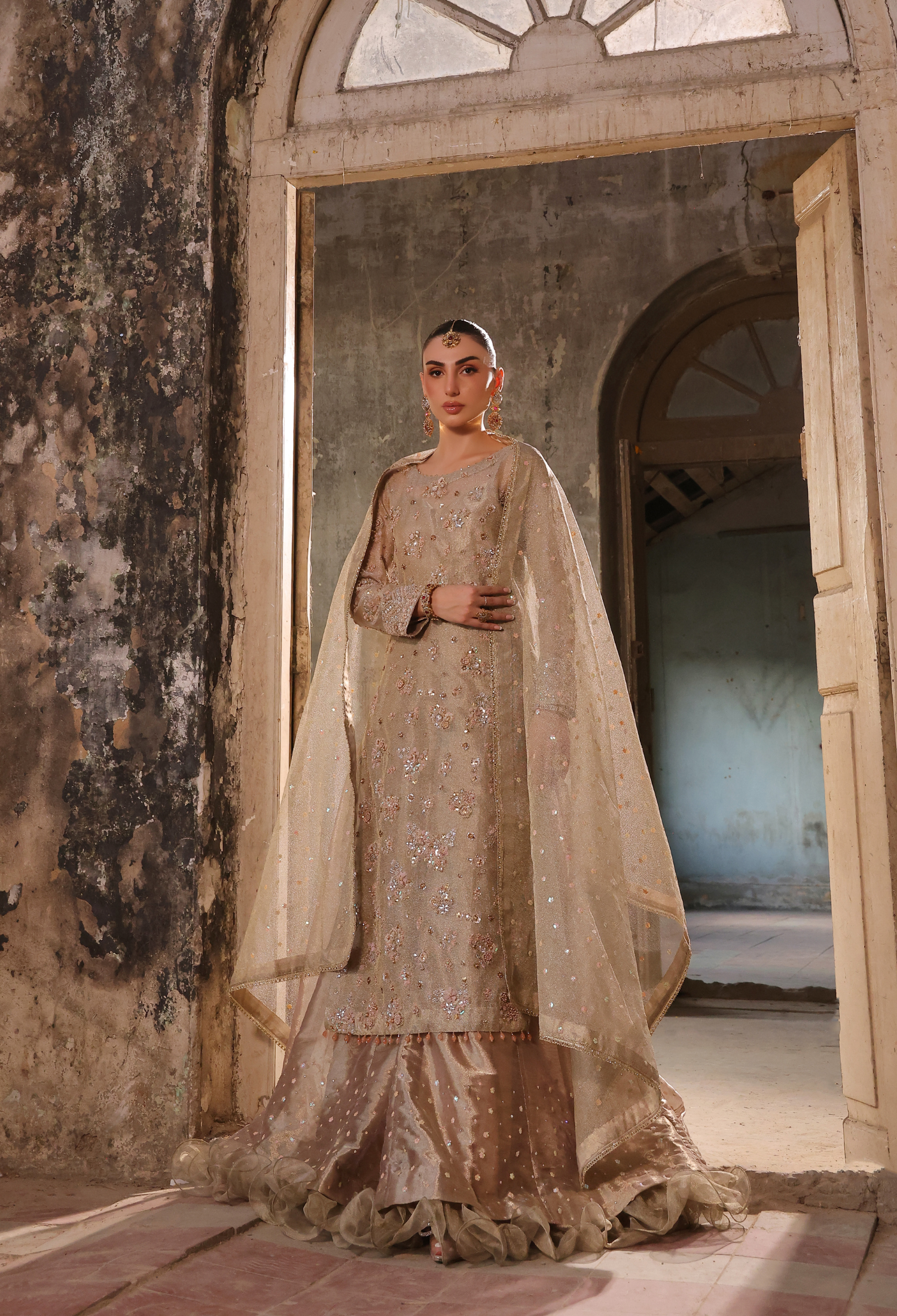 Ivory Elan Bano Outfit