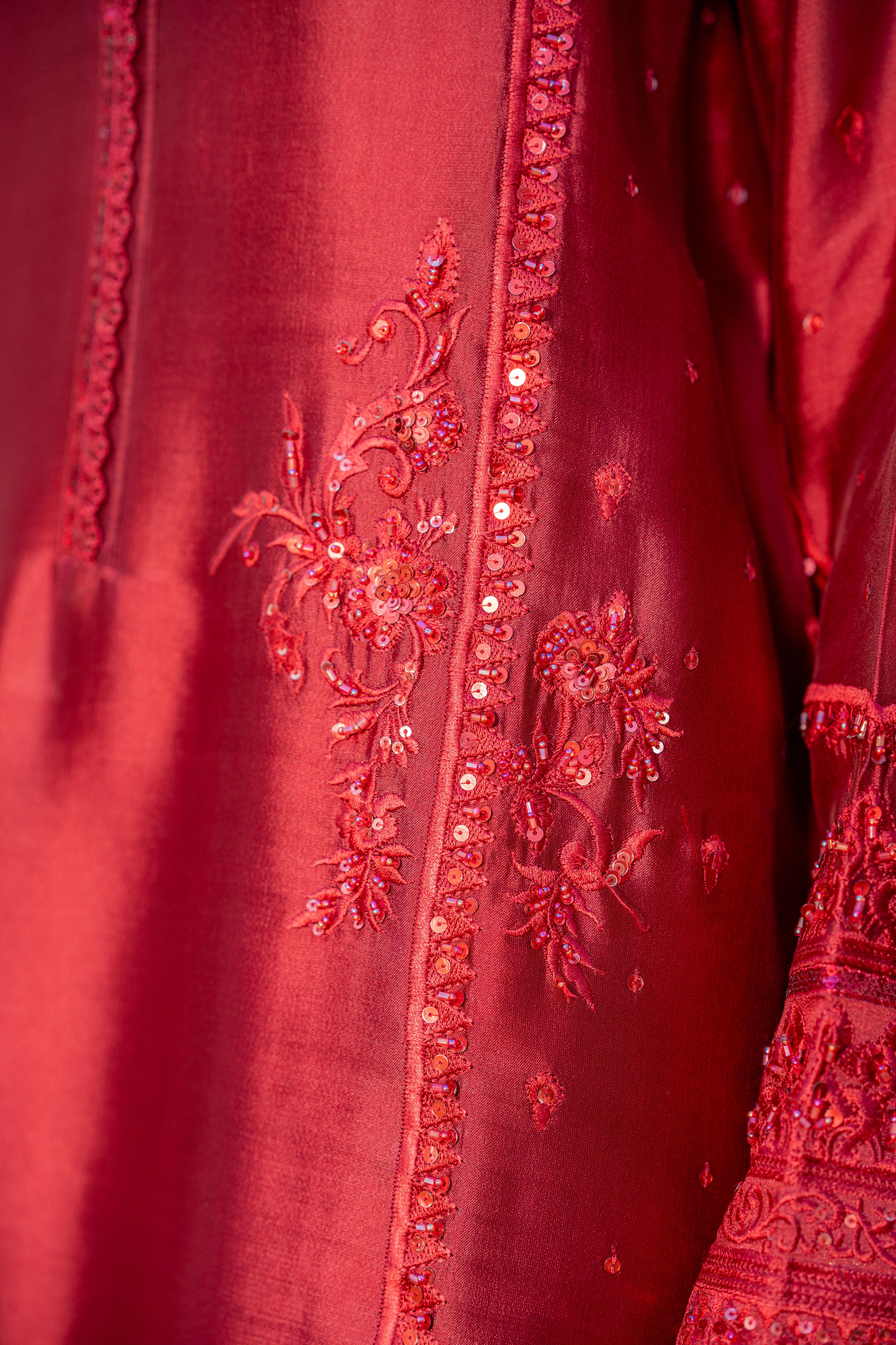 Red Pari Sheesha Outfit