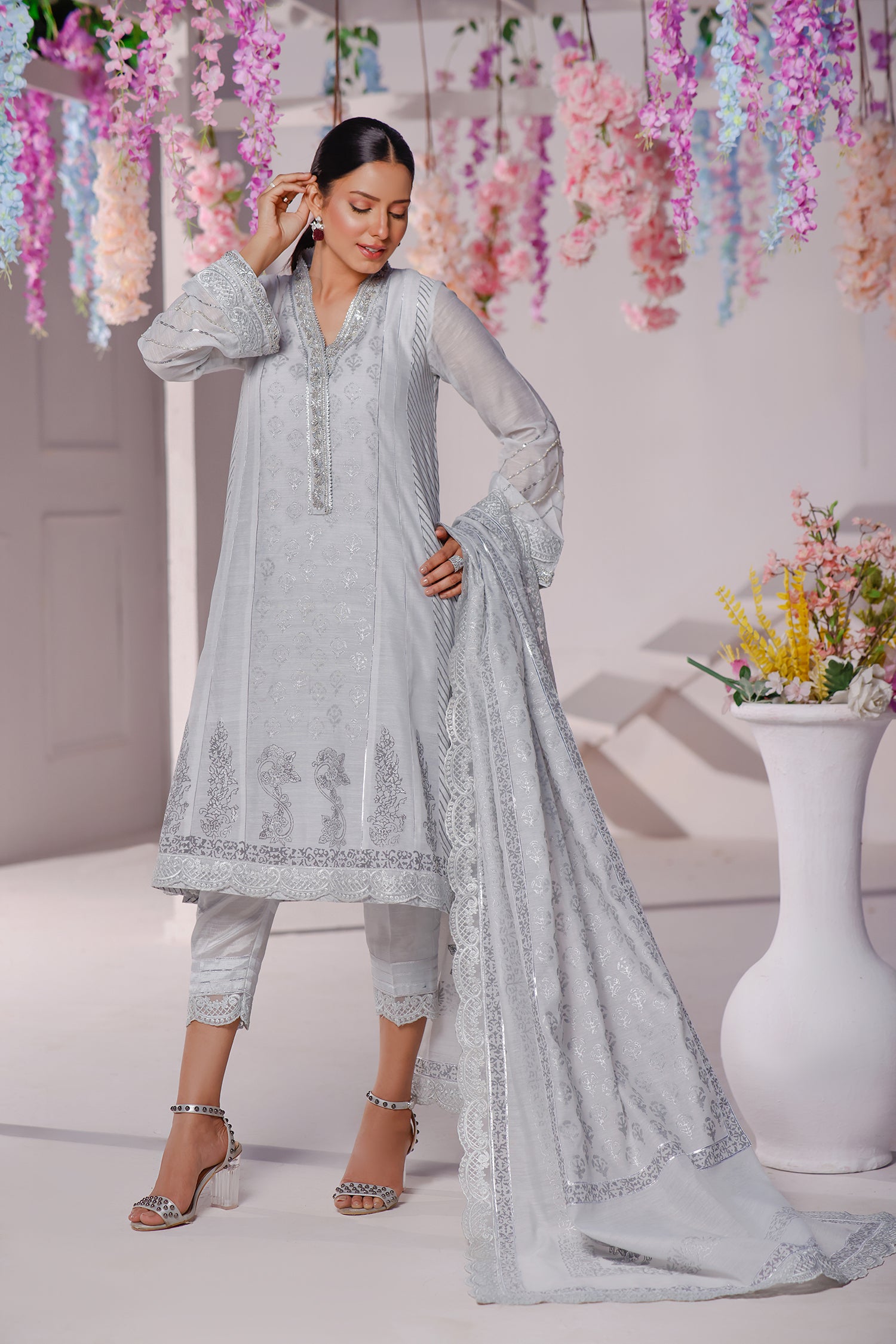 Latest Pakistani Women Dress