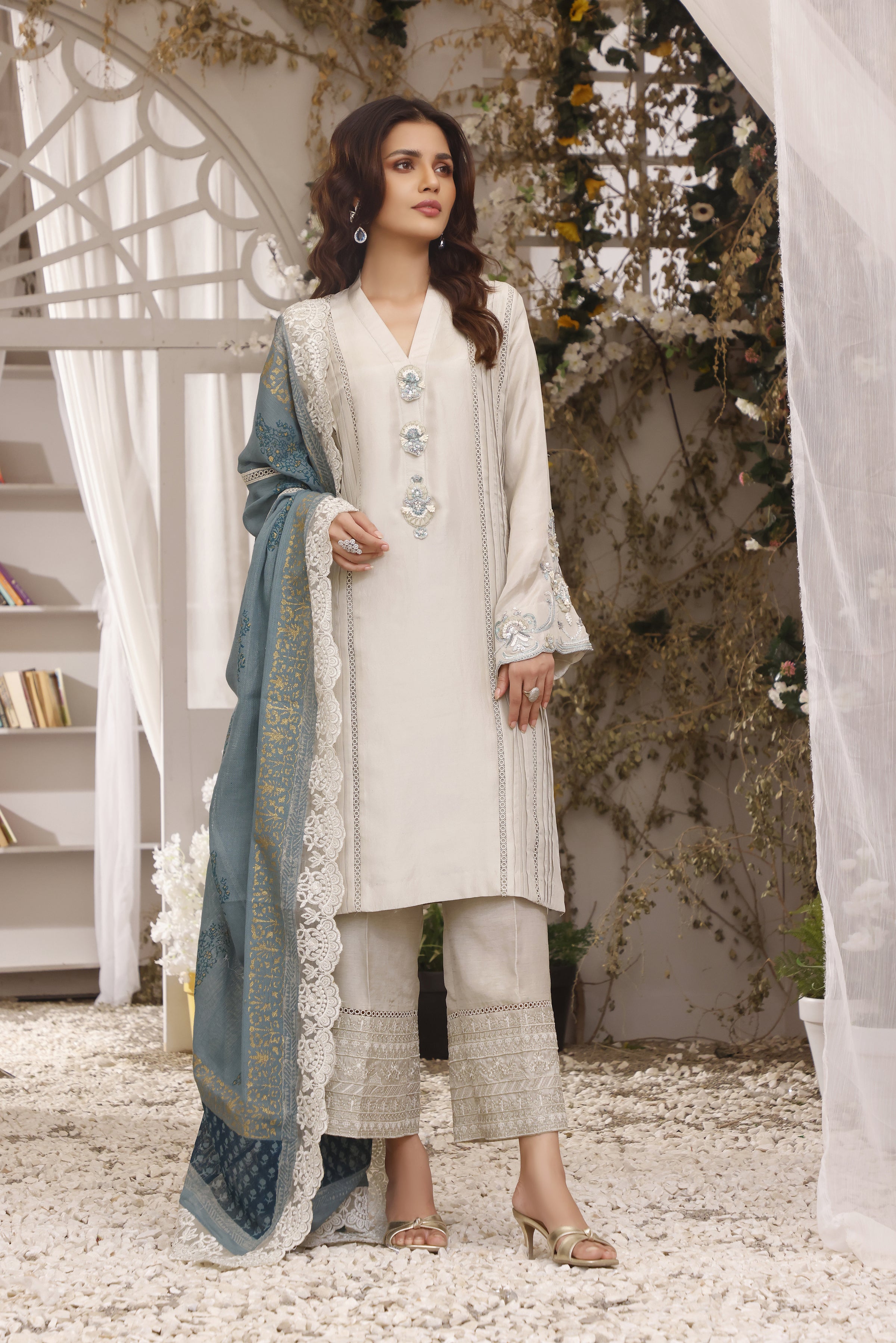 School Grey & Ivory Outfit