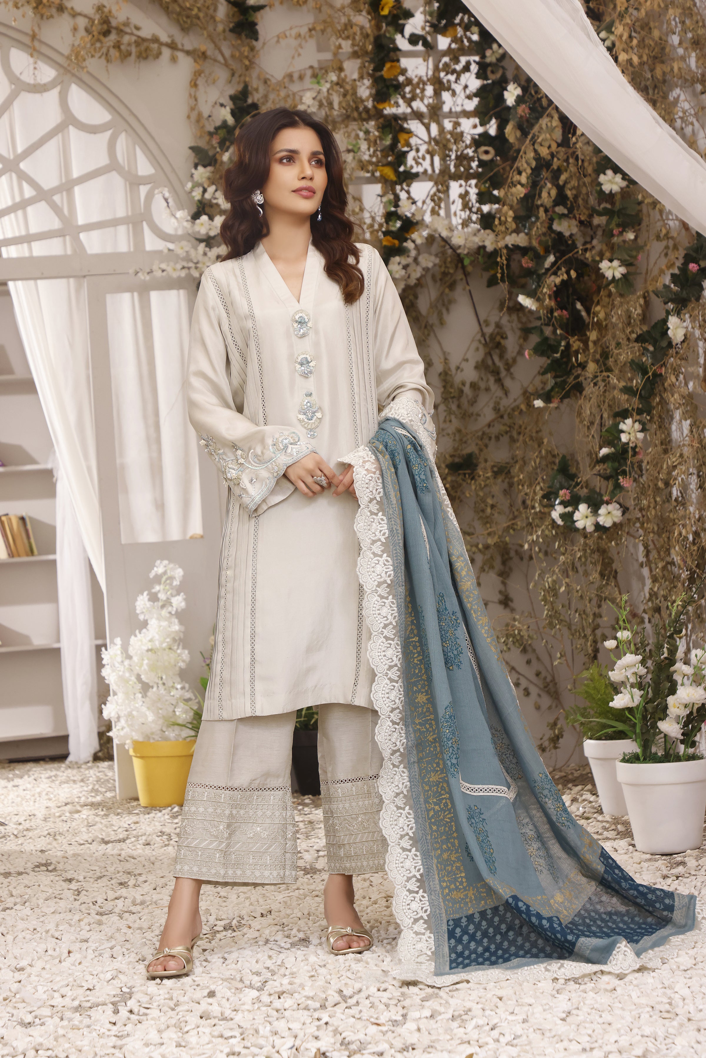 School Grey & Ivory Outfit