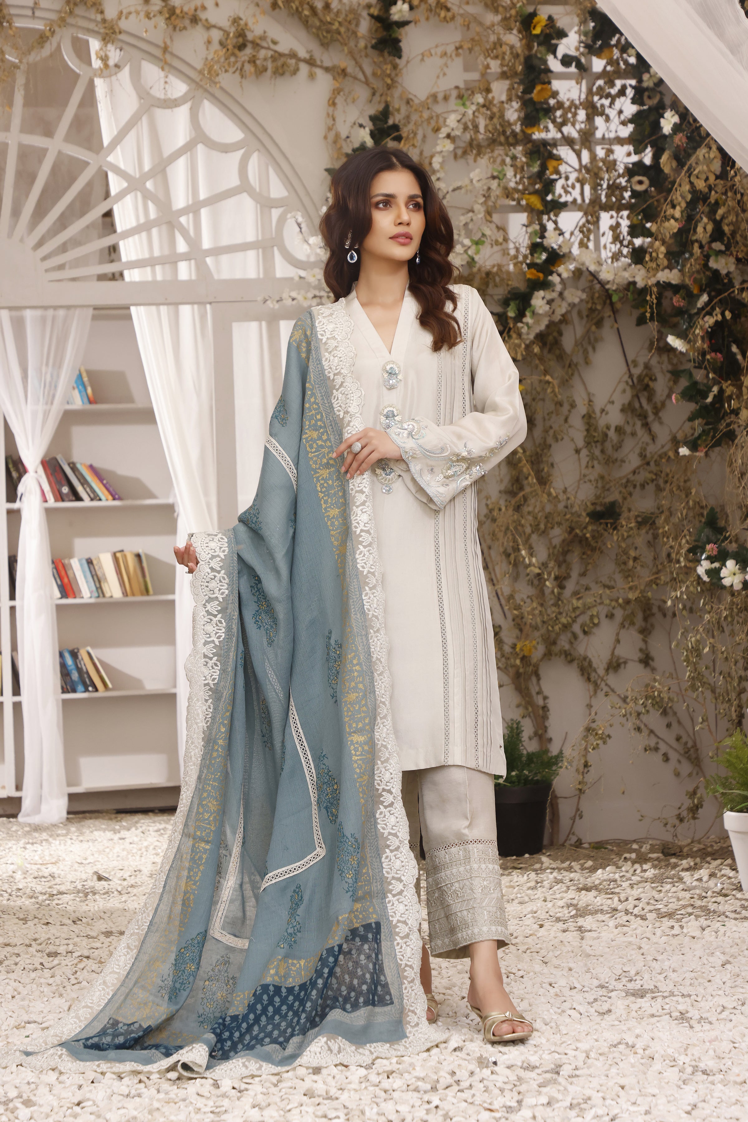 School Grey & Ivory Outfit