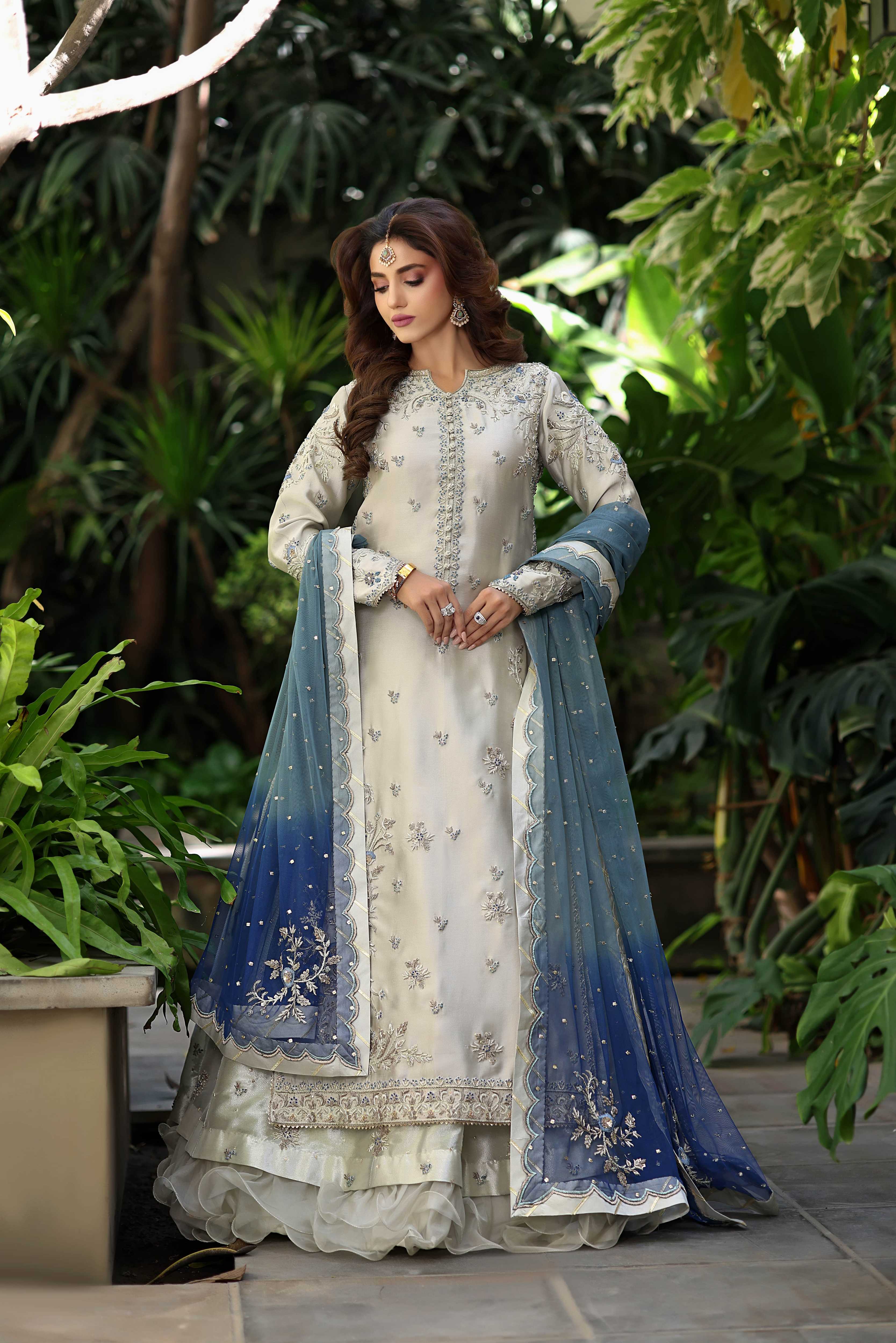 Ash Grey Sheesha Nur outfit