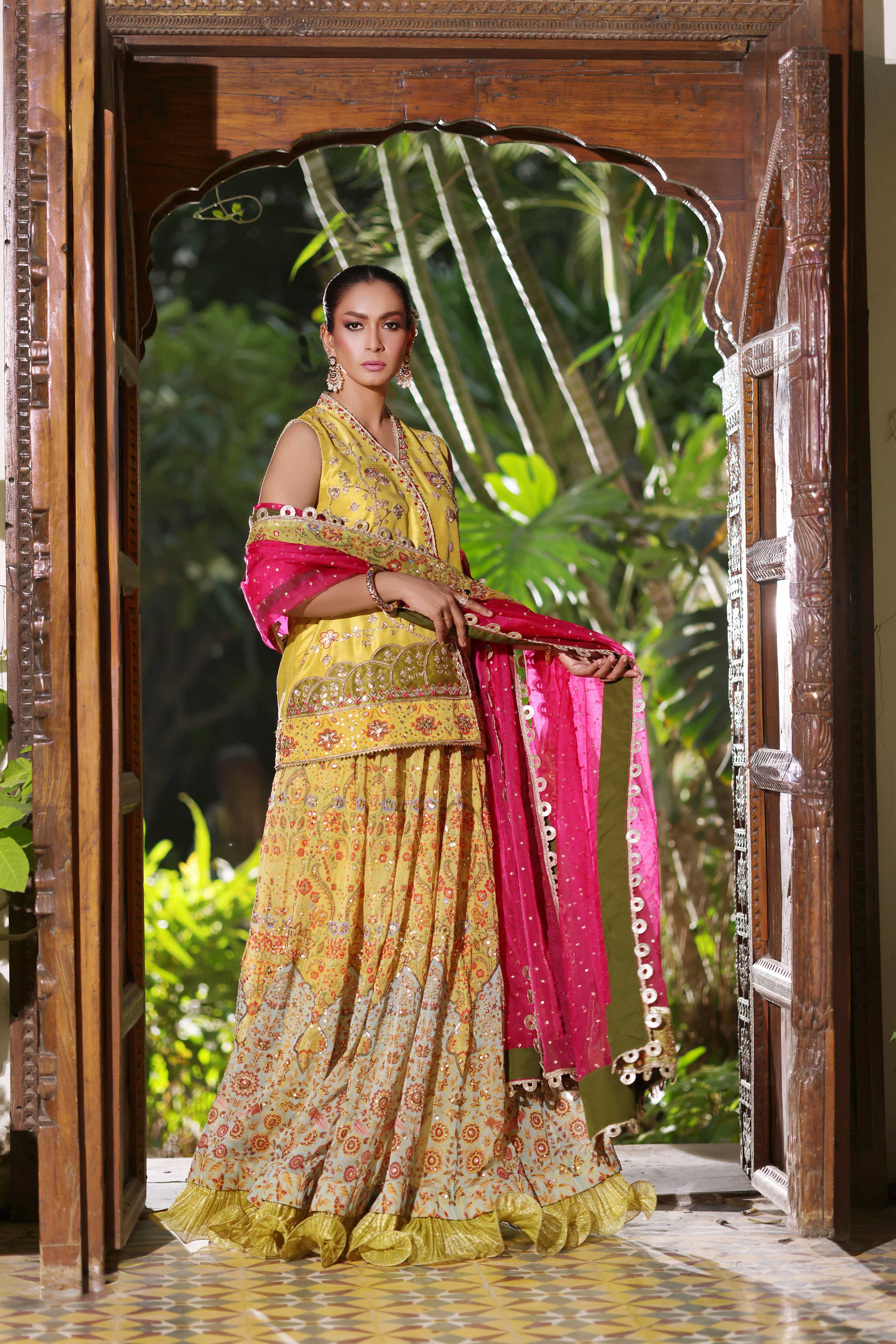 Nur-e-Amber Lenga Set