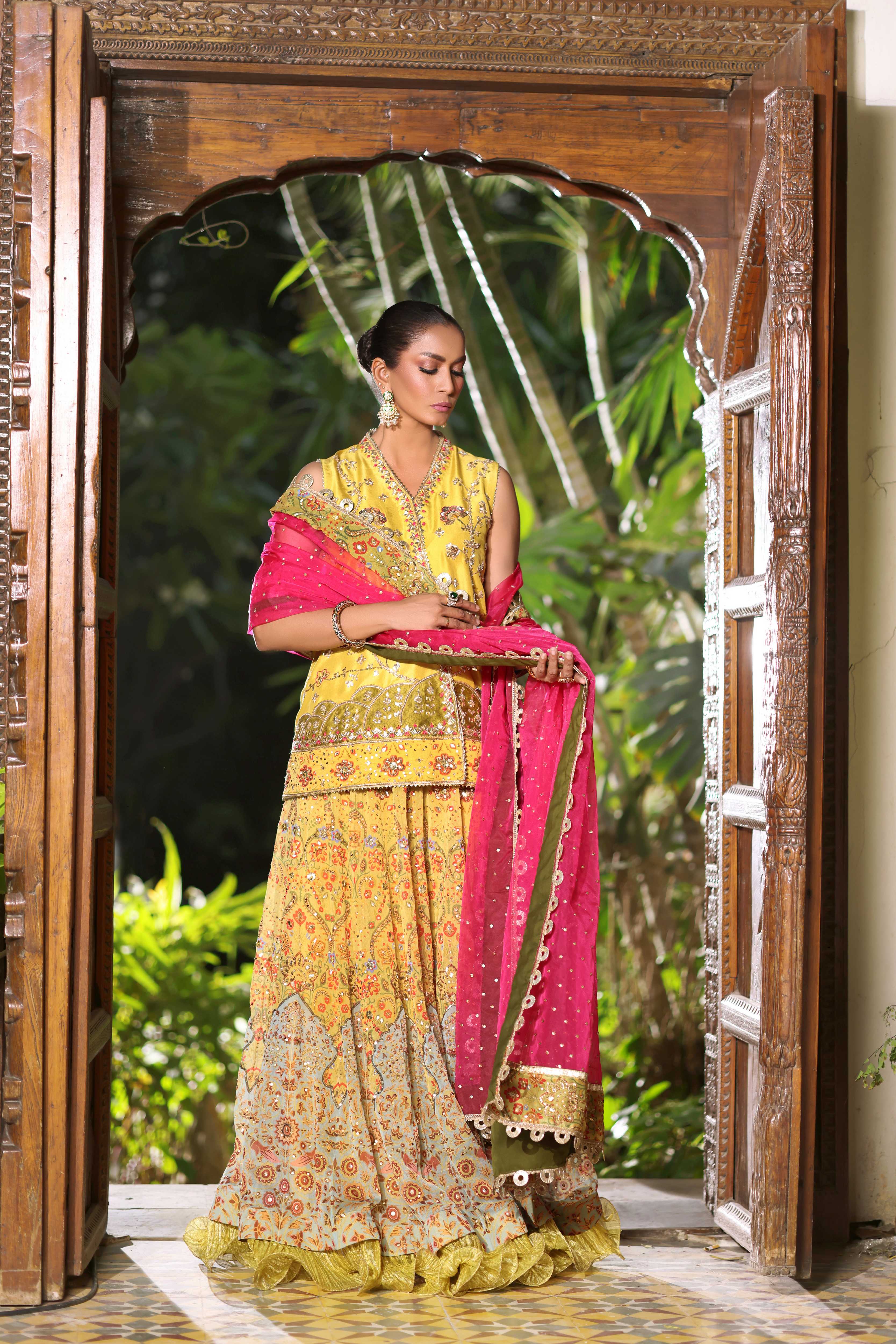 Nur-e-Amber Lenga Set