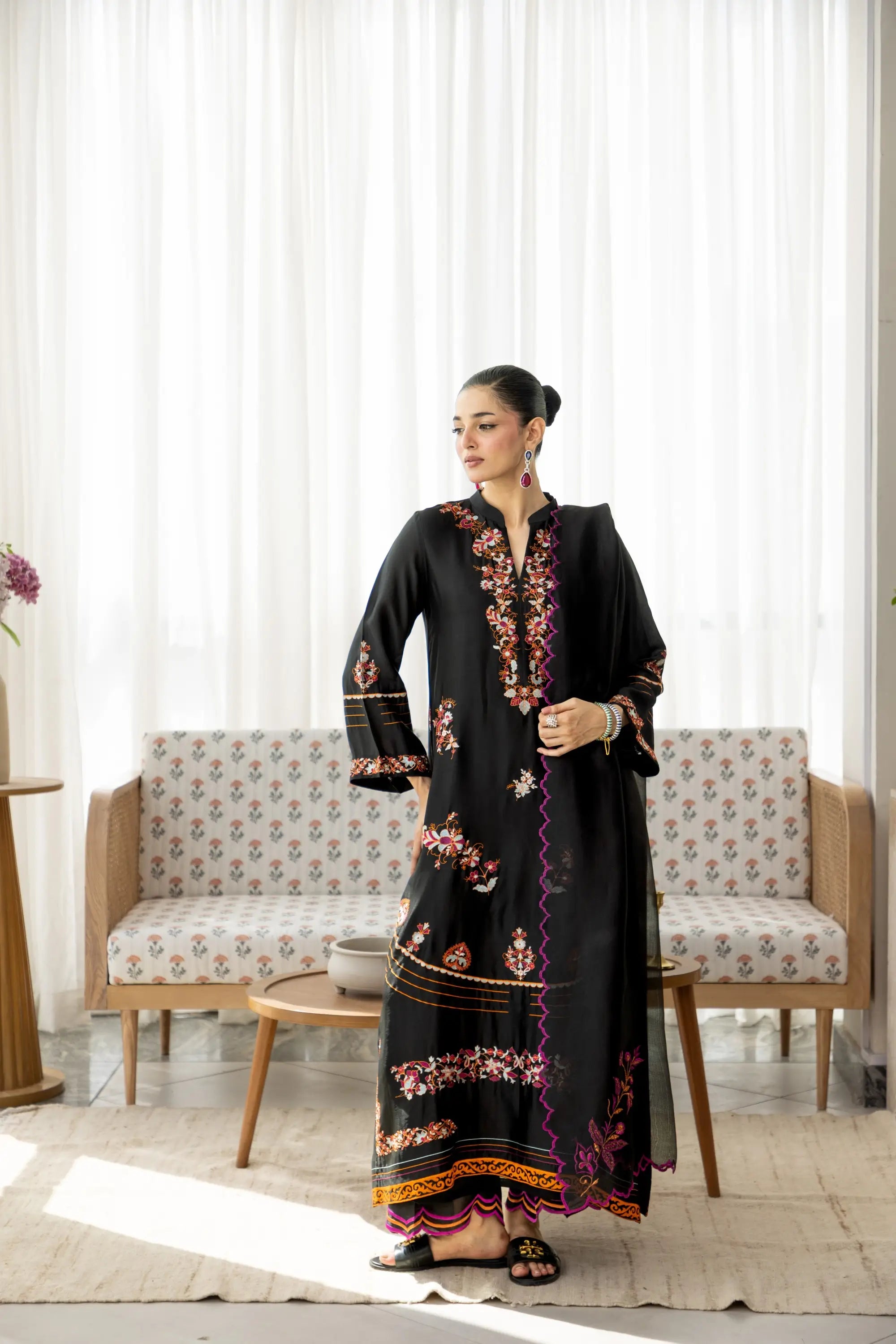 Noir Sanam Kaftan