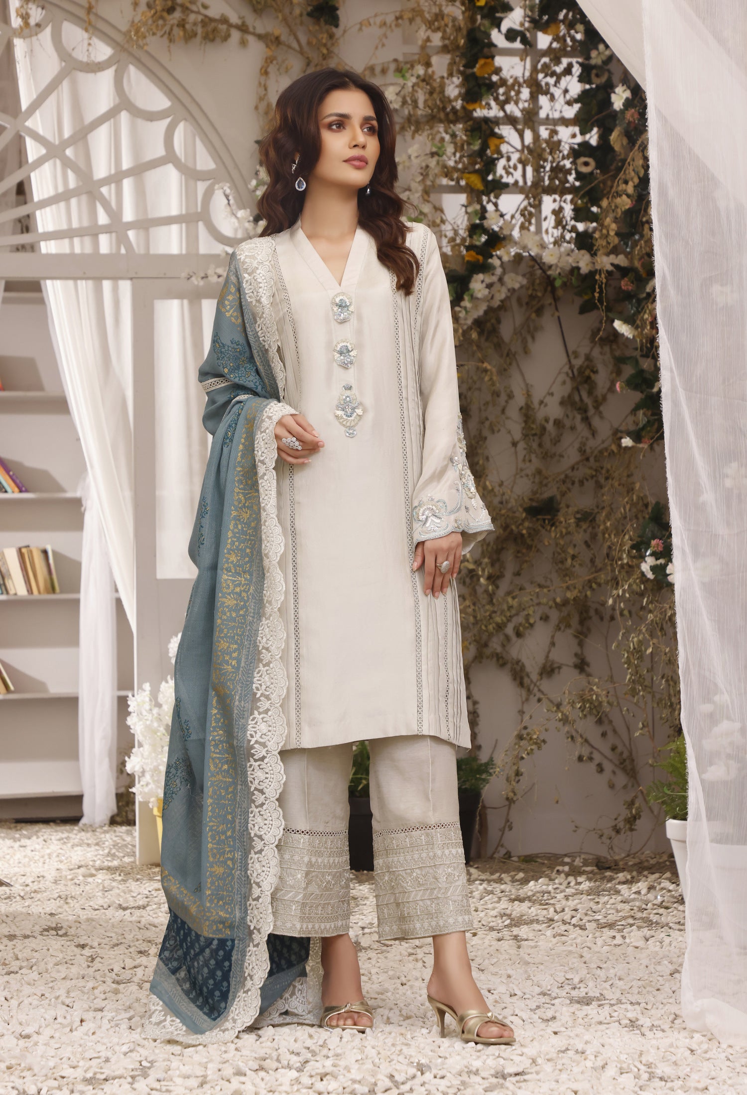 School Grey & Ivory Outfit