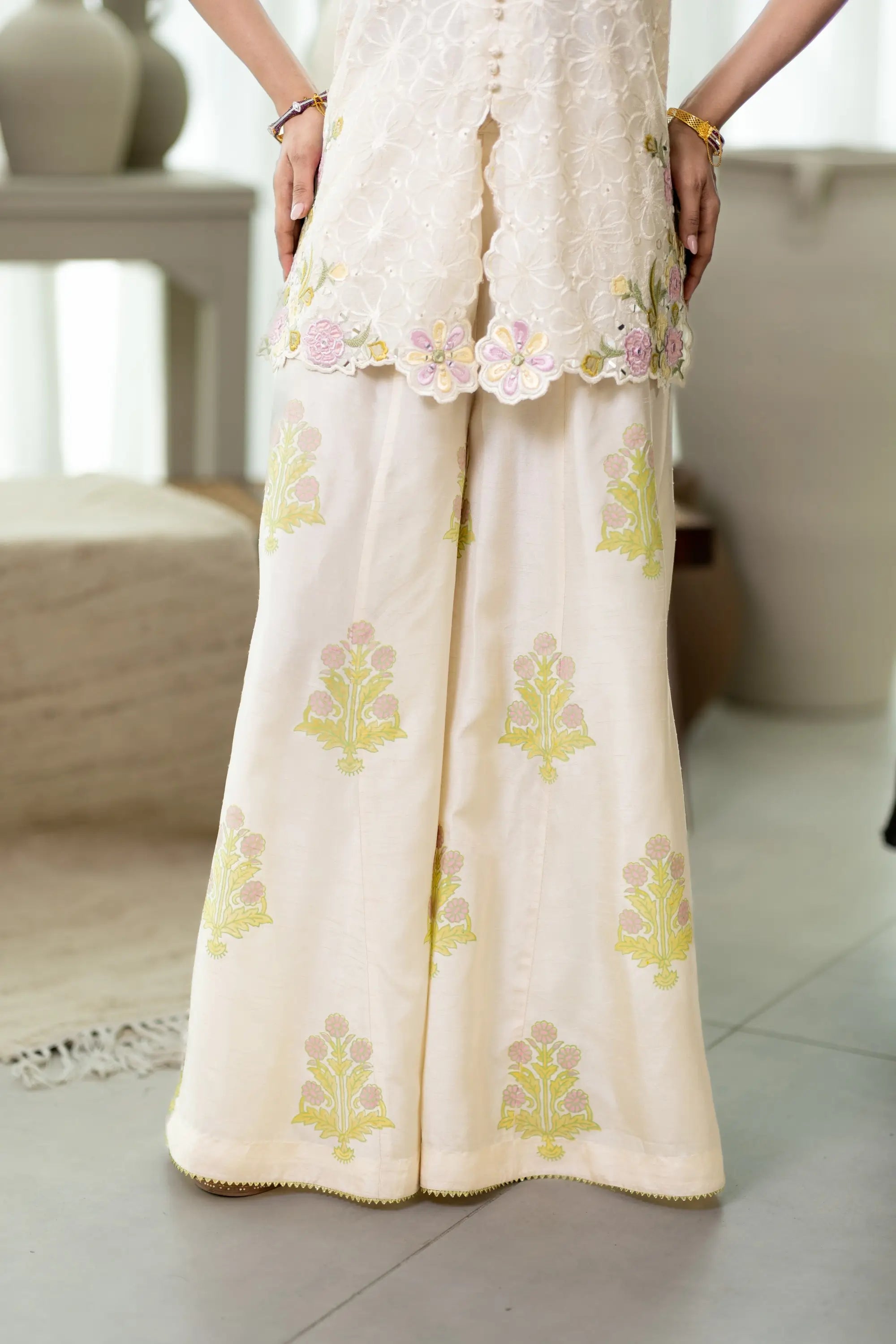 Ivory Fleur Sanam