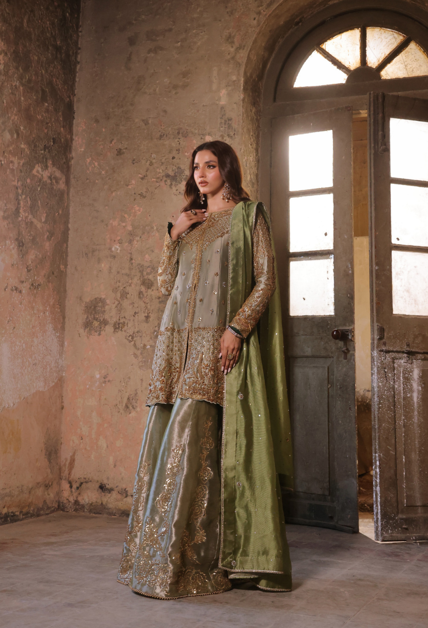 Mint Lama Bano Outfit