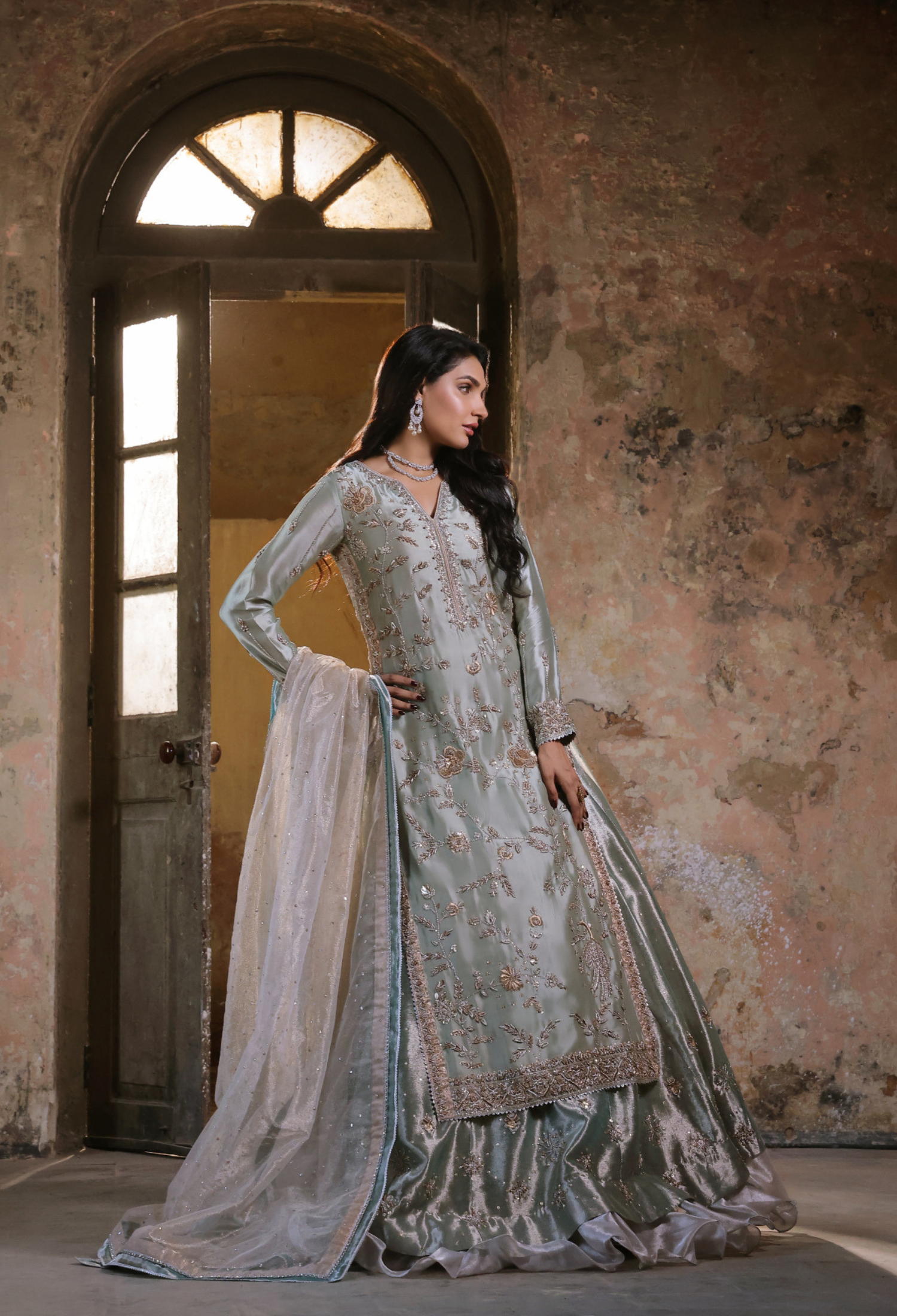 Iceblue Lama Bano outfit