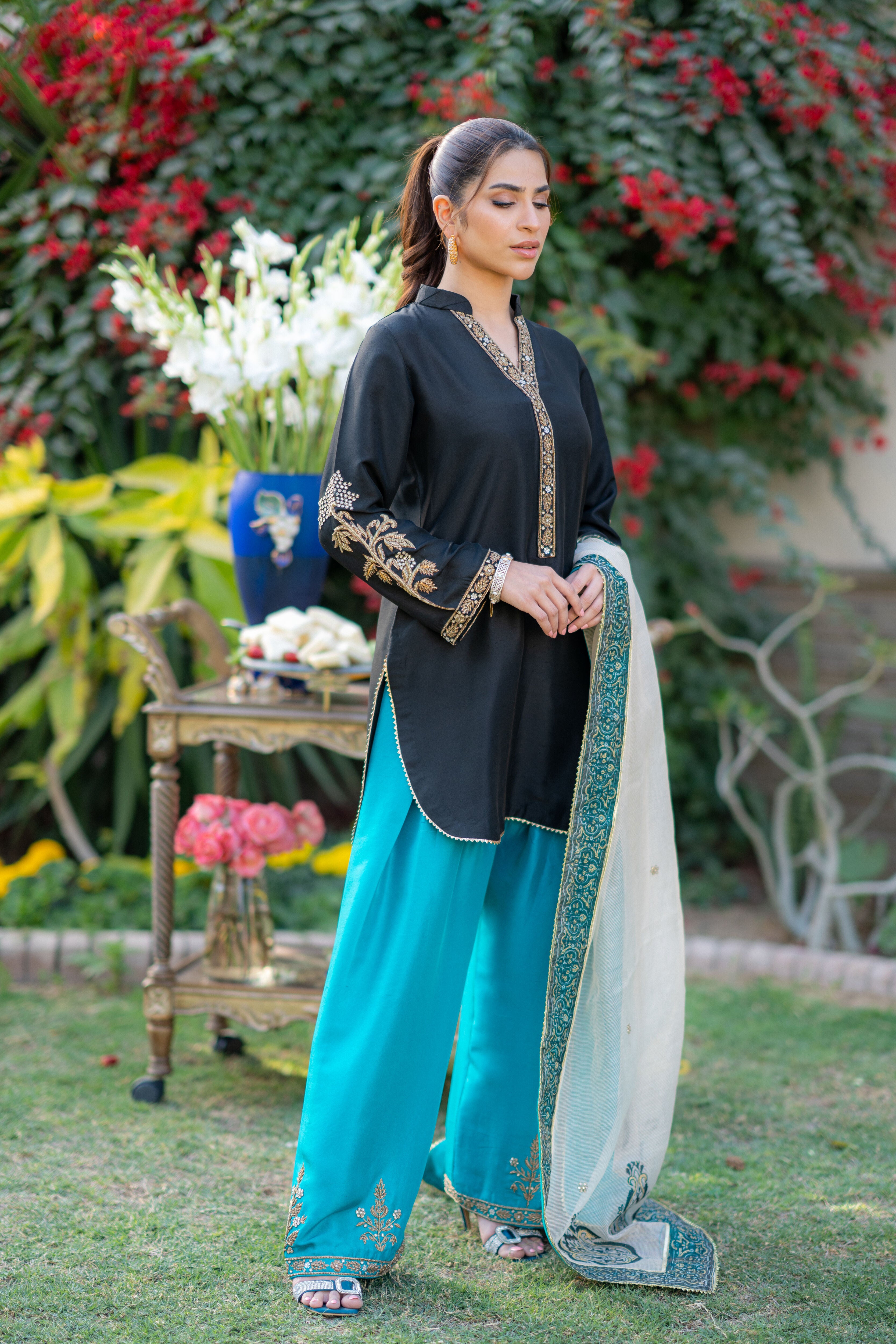 Black Turquoise Pari Outfit