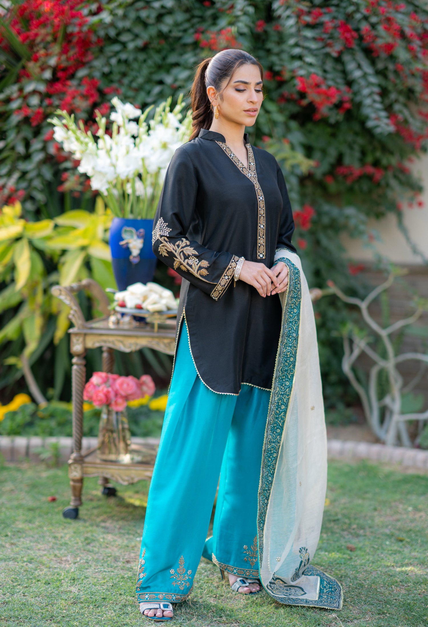 Black Turquoise Pari Outfit