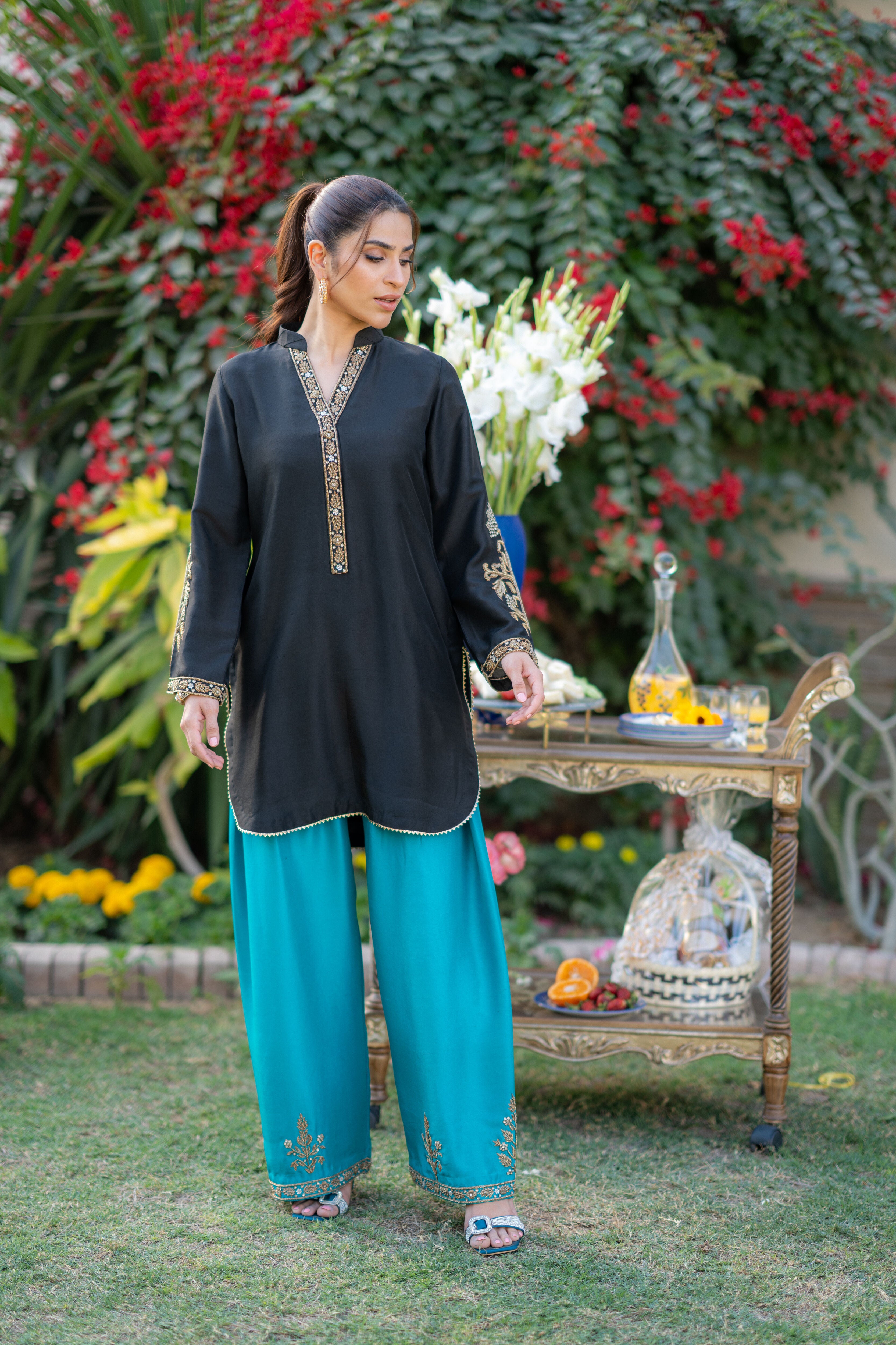 Black Turquoise Pari Outfit