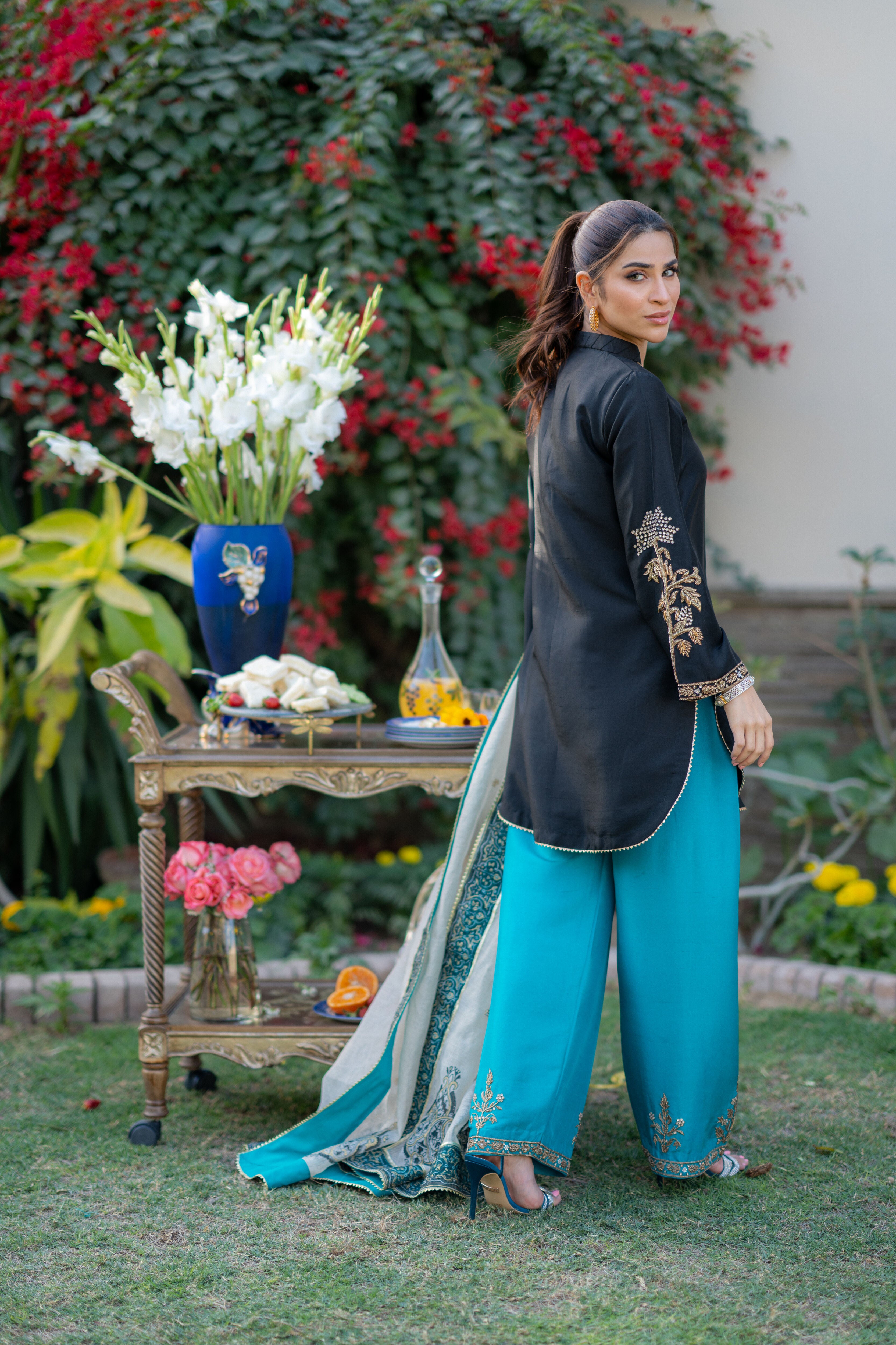 Black Turquoise Pari Outfit