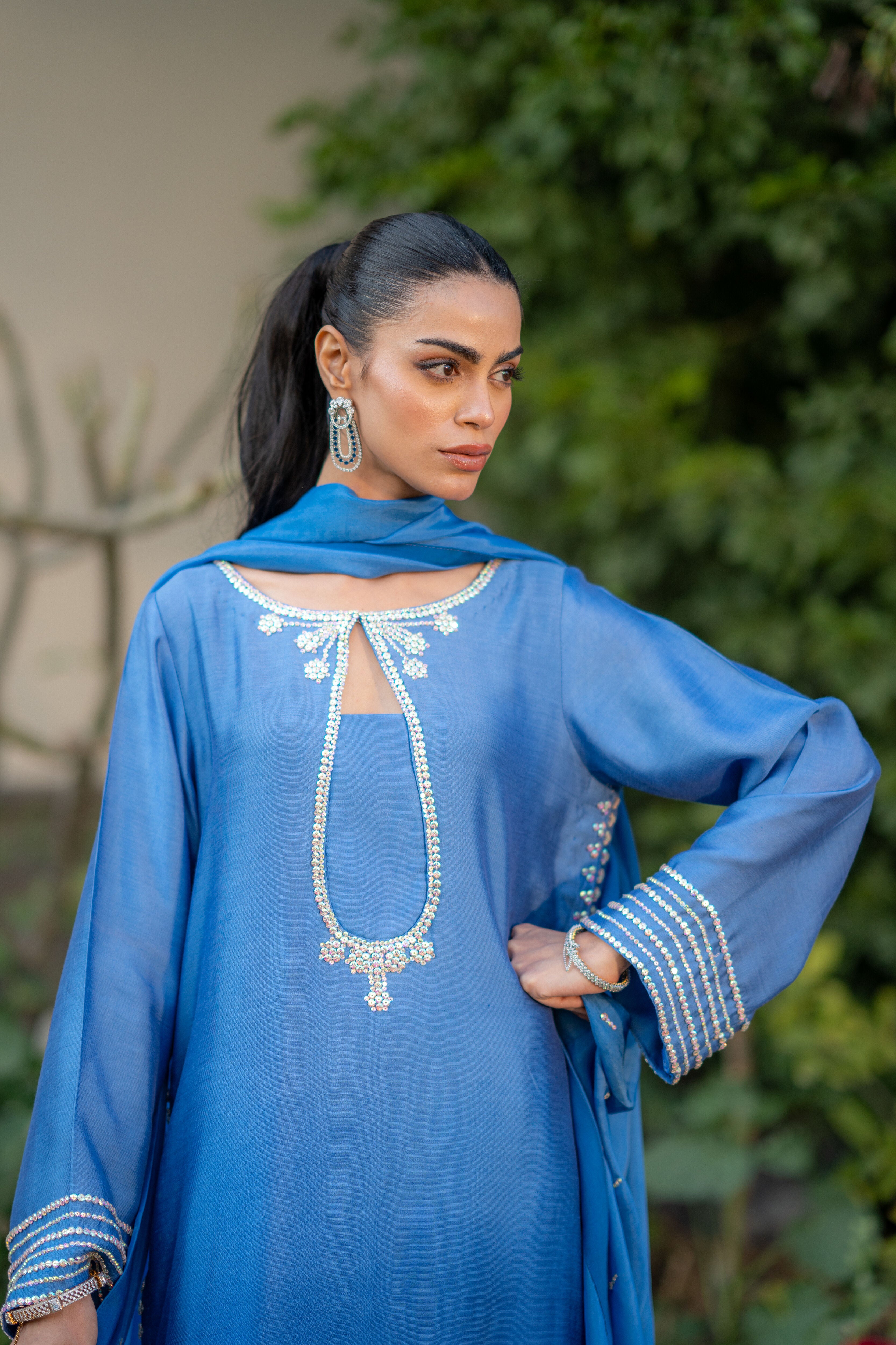 Blue Shaded Sheesha Outfit