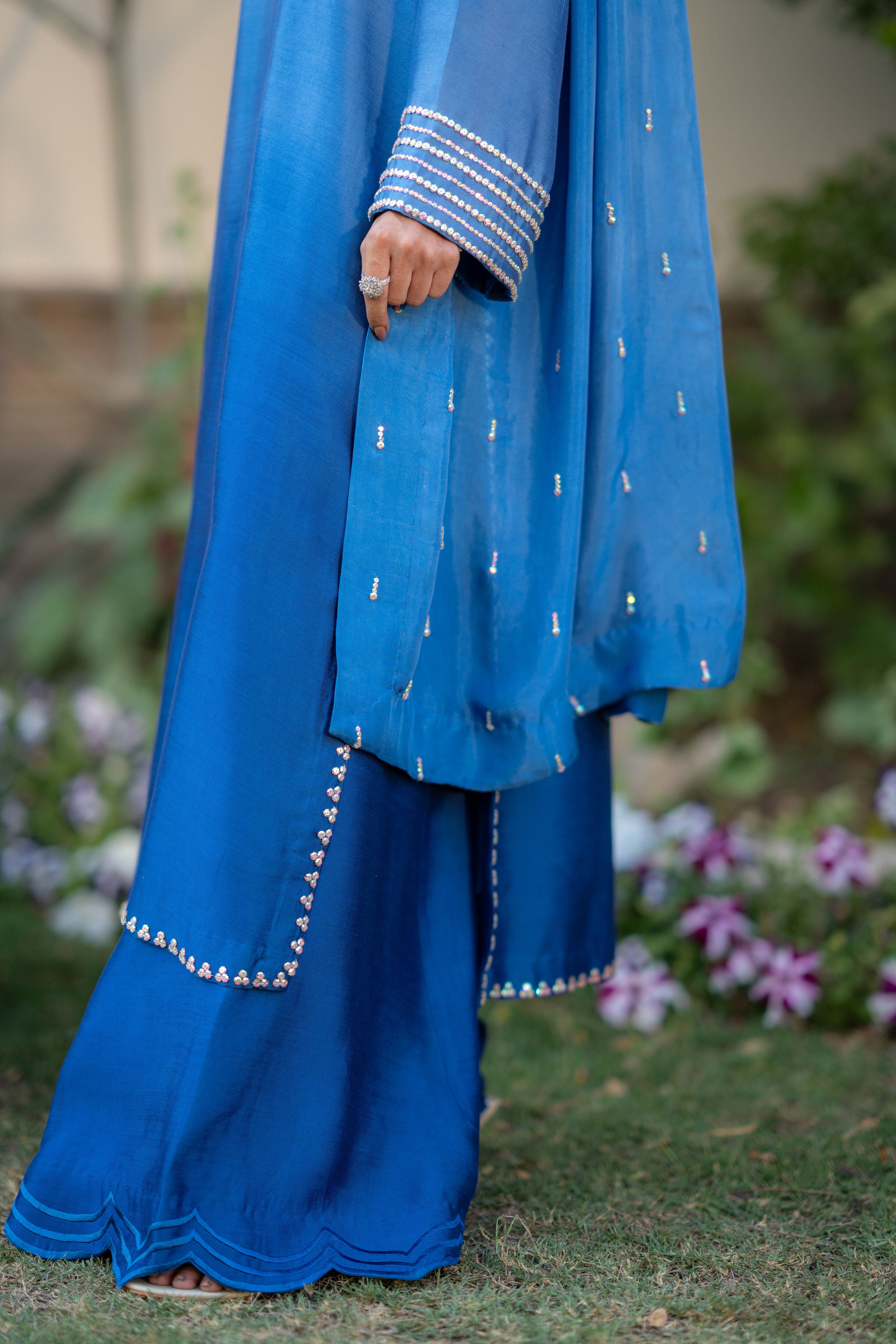 Blue Shaded Sheesha Outfit