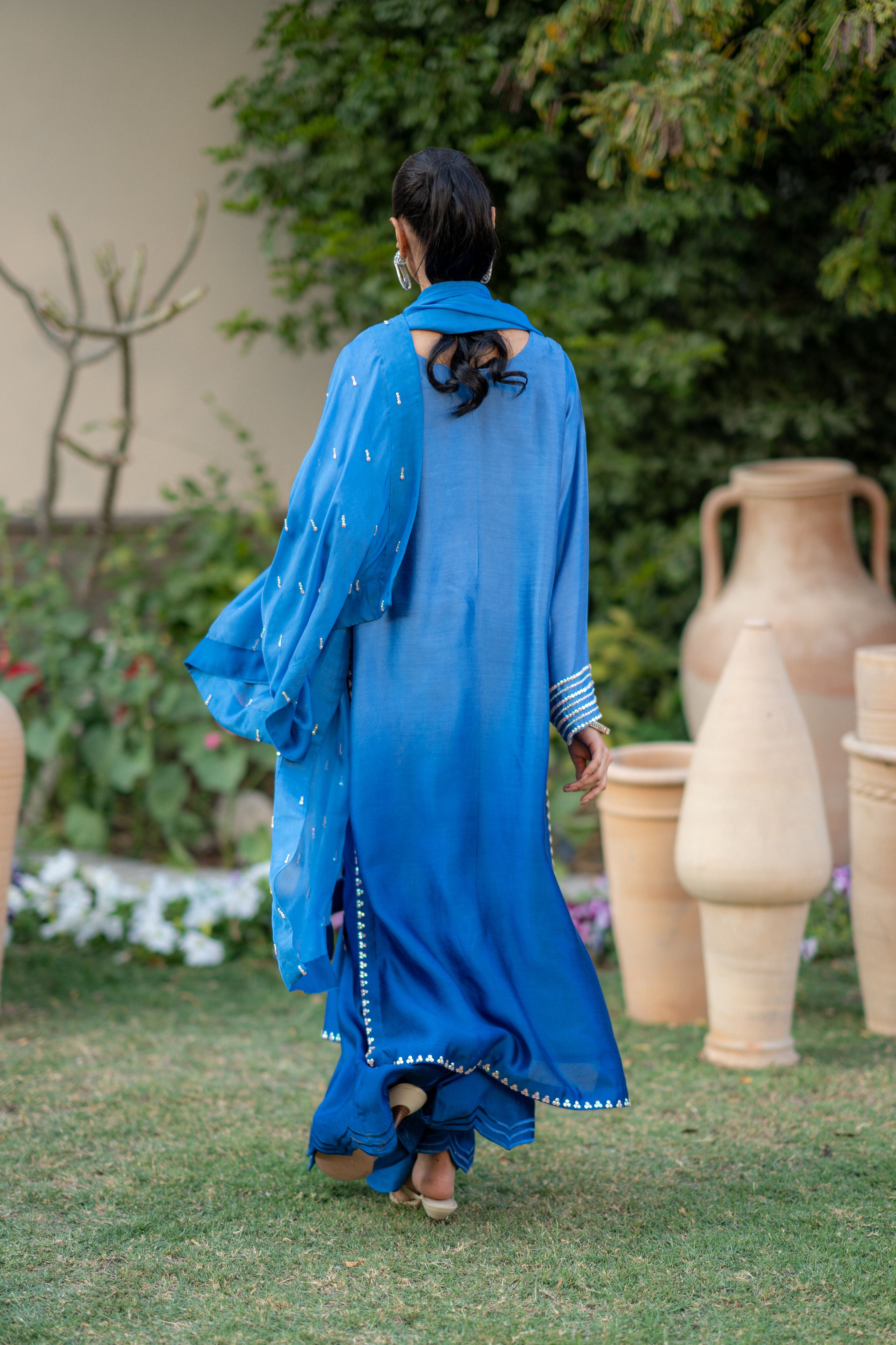 Blue Shaded Sheesha Outfit