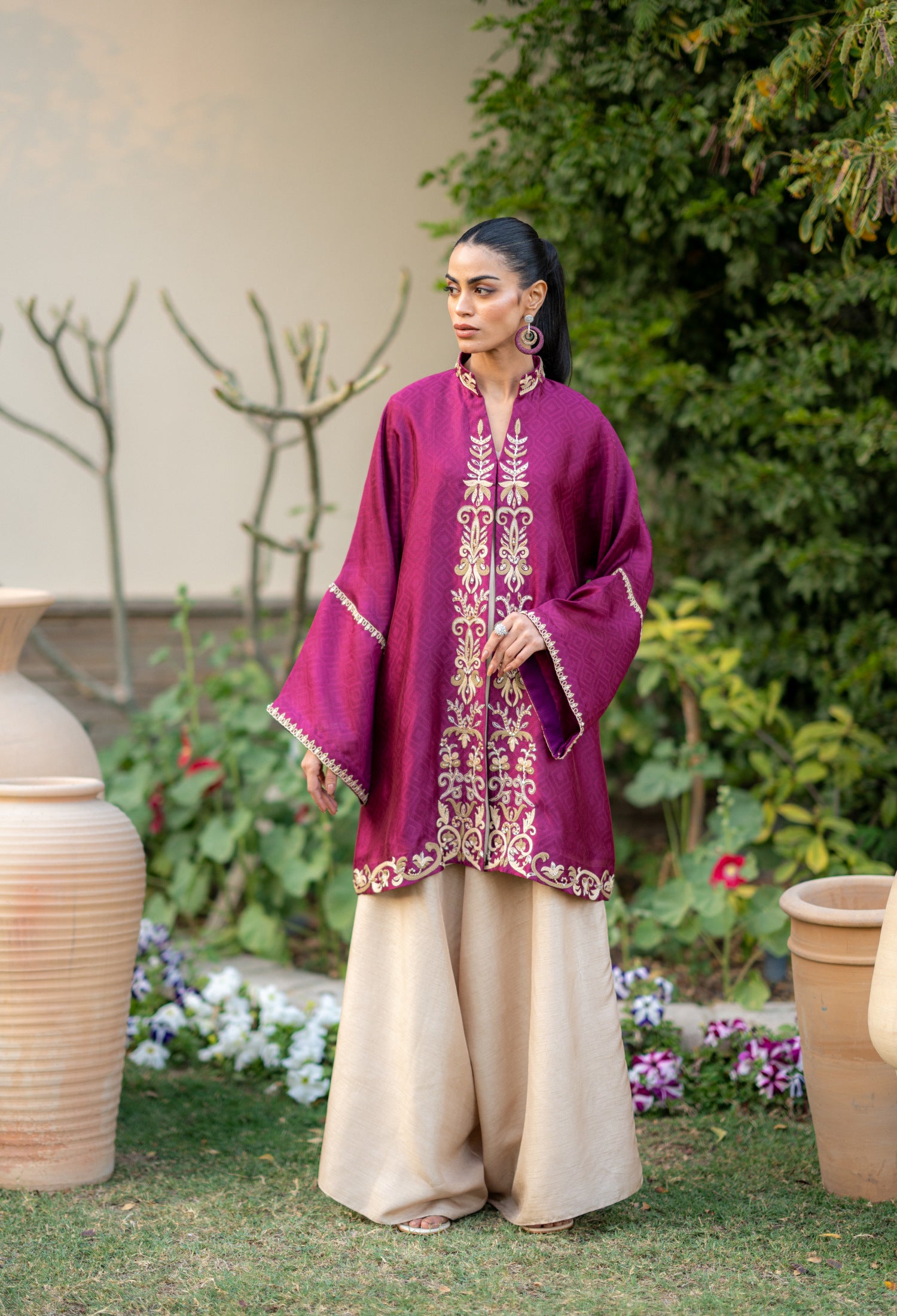 Magenta cape Pari Outfit